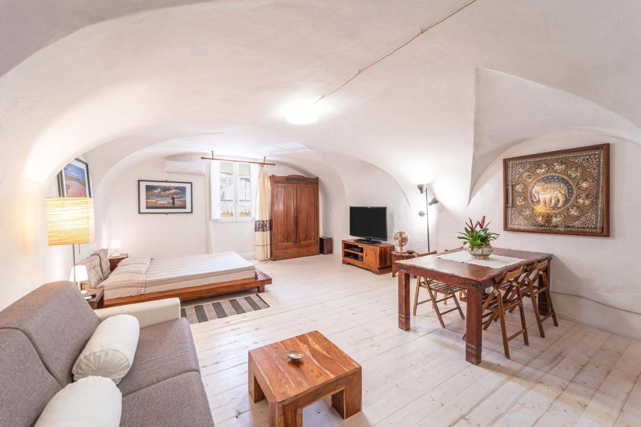 Casa Gilbert 101 Apartment Alghero Luaran gambar